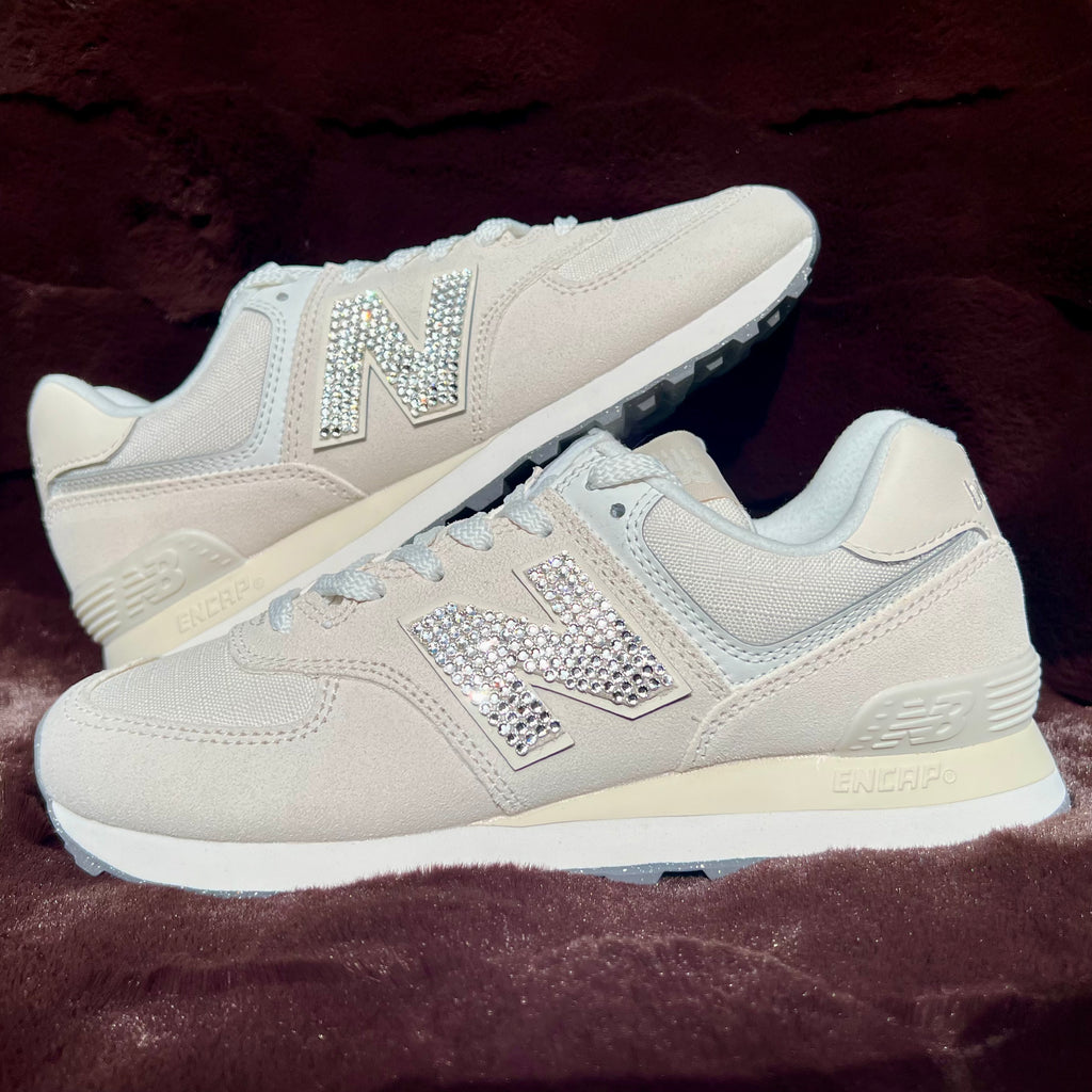STRAZ Custom New Balance 574 - Beige